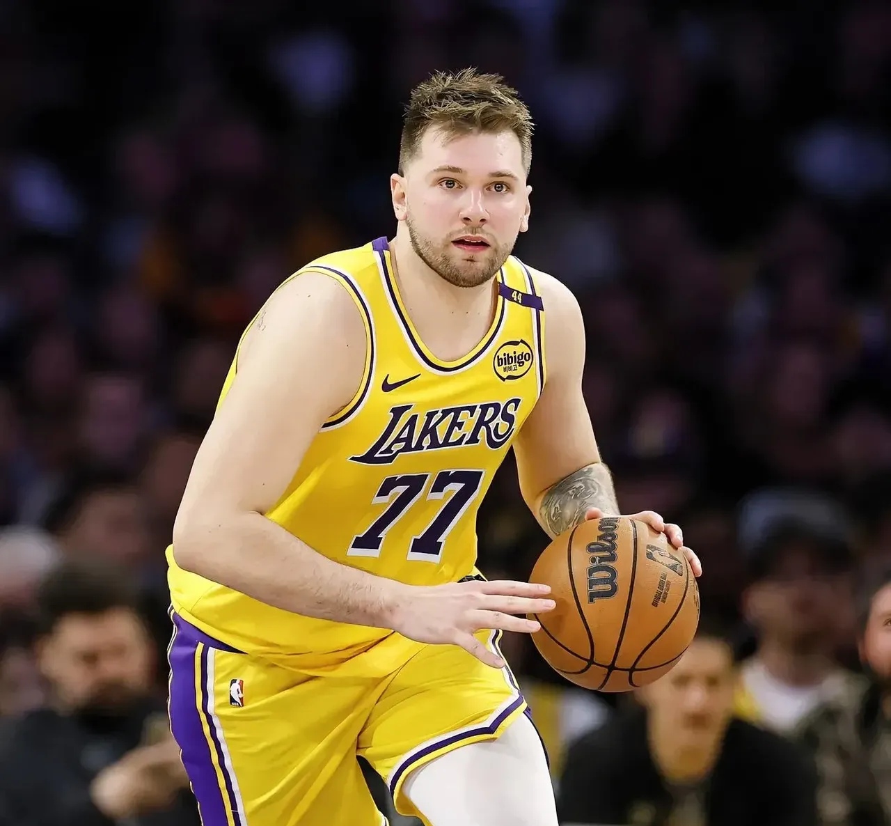 热火队明星球员表现稳定赛季成绩料有所提升