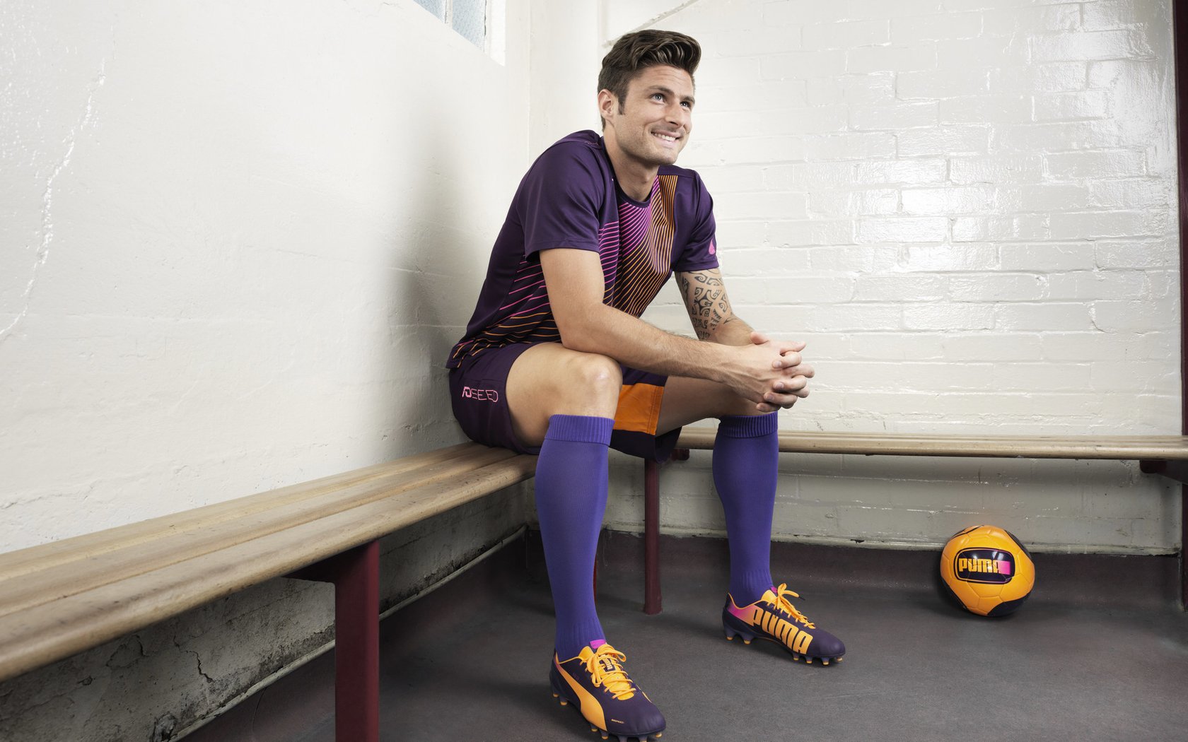 攻防窒息！西亚卡姆锁死篮网核心，掘金全面压制展现冠军相