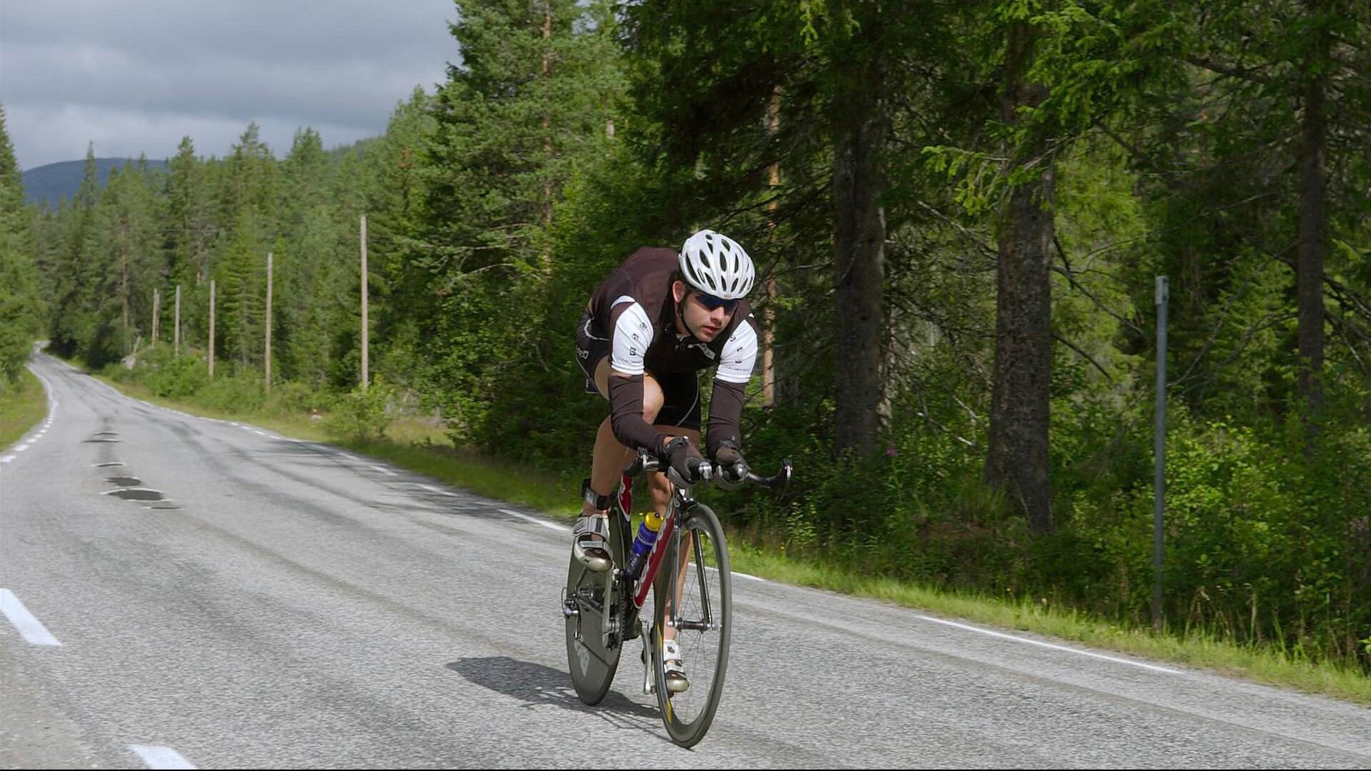 哈兰德爆发，马里防守锁死乌拉圭，一场战术与天赋的胜利
