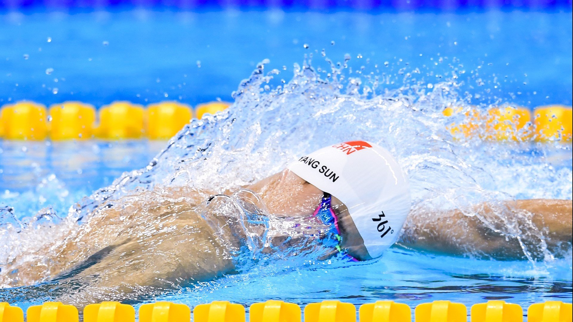 利拉德压制级发挥如雷霆万裂，上海队提前终结悬念展冠军相