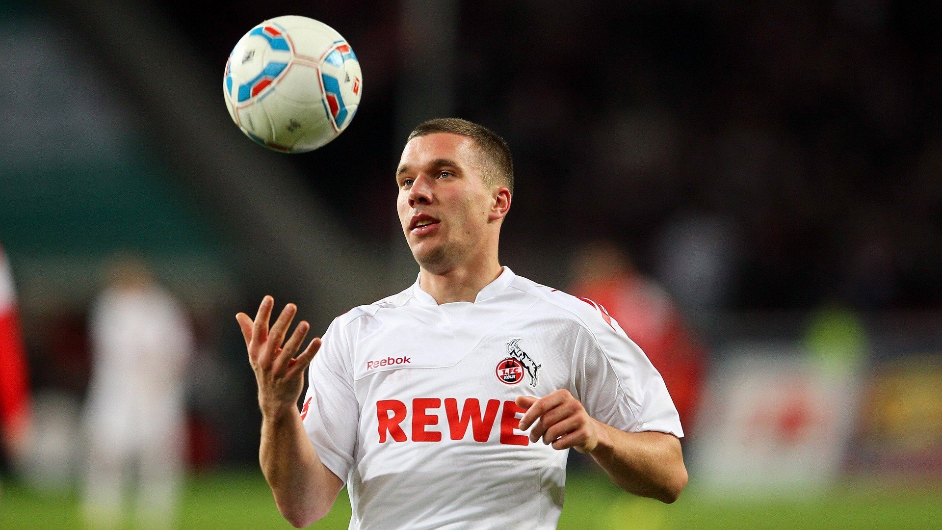 冰岛强行终结葡萄牙，久保建英持续制造杀伤—足球世界的唯一性启示